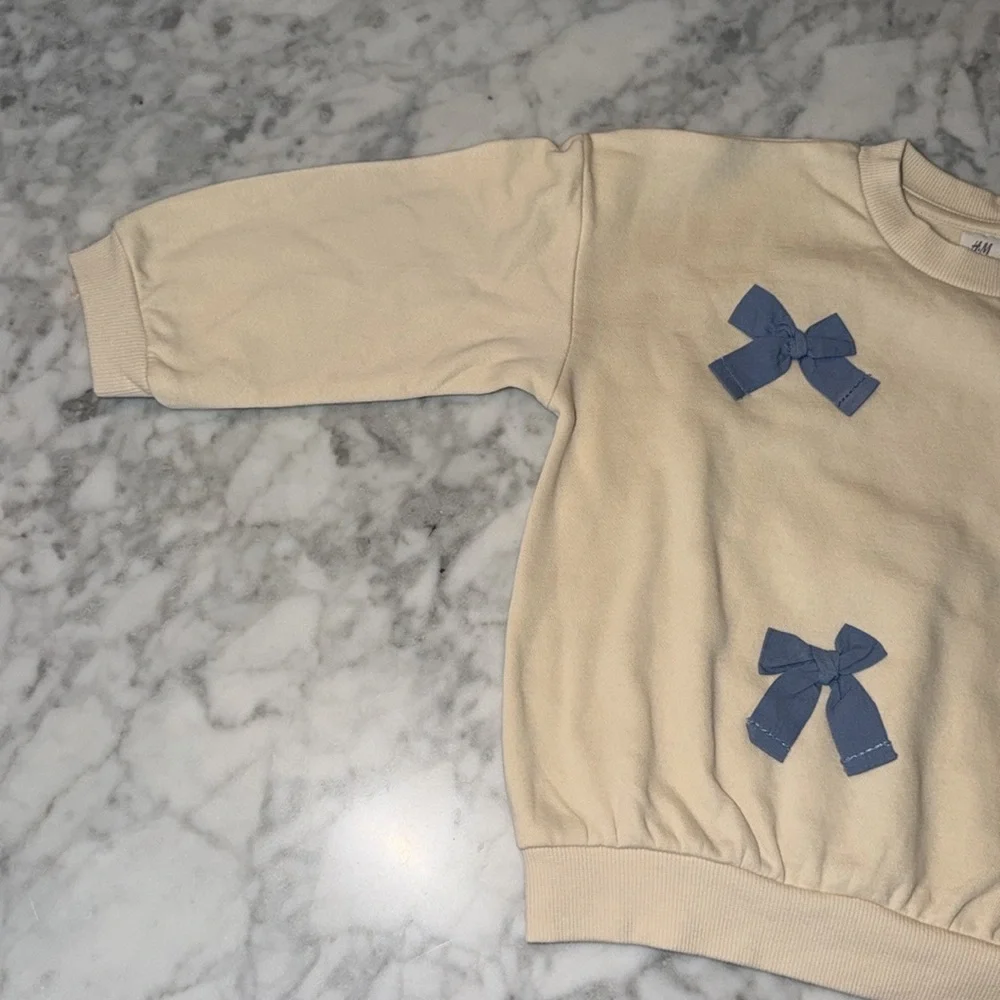 H&M adorable sweatshirts
